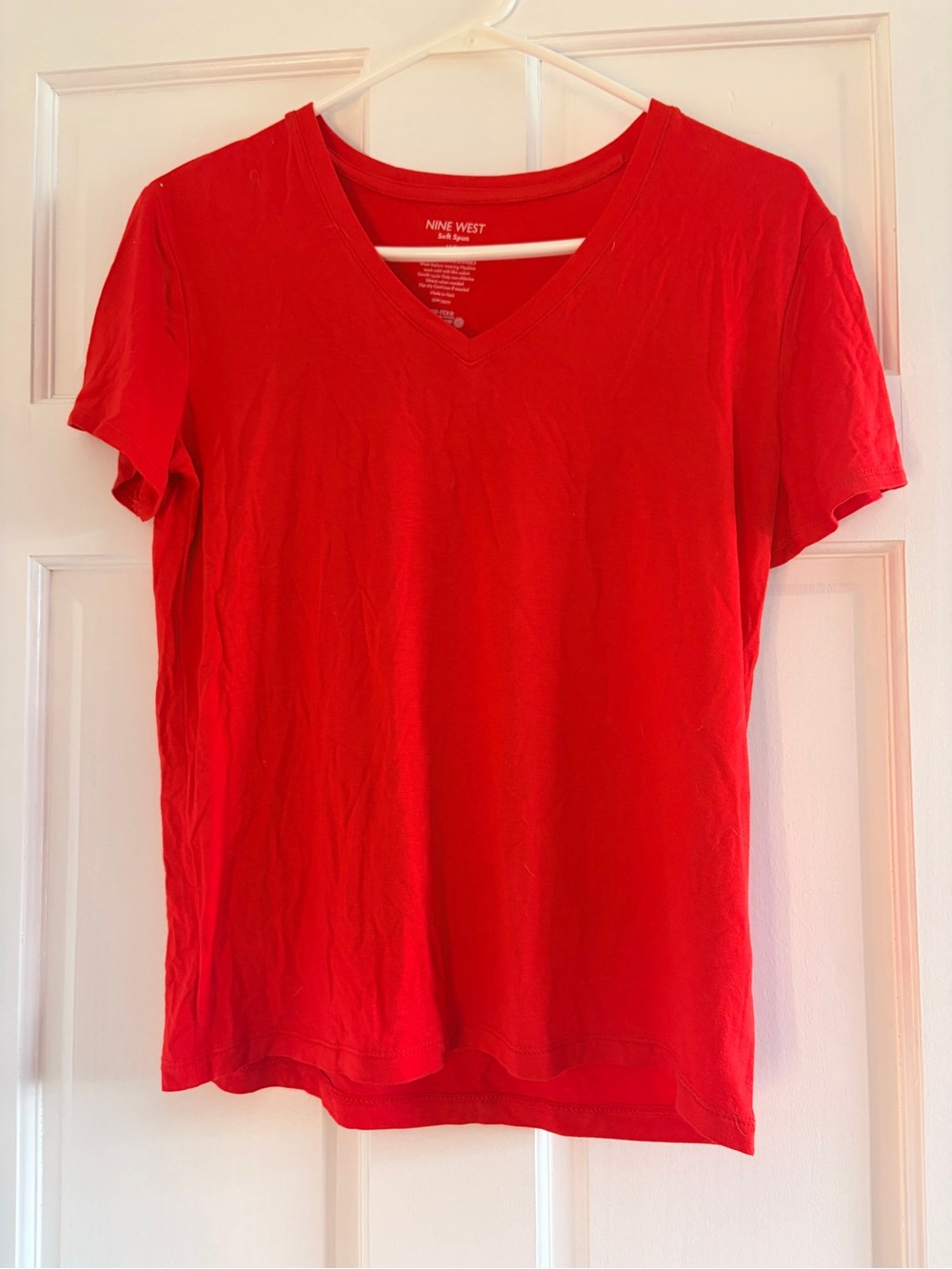 Nine West Bright Red V-Neck Short Sleeve Tee